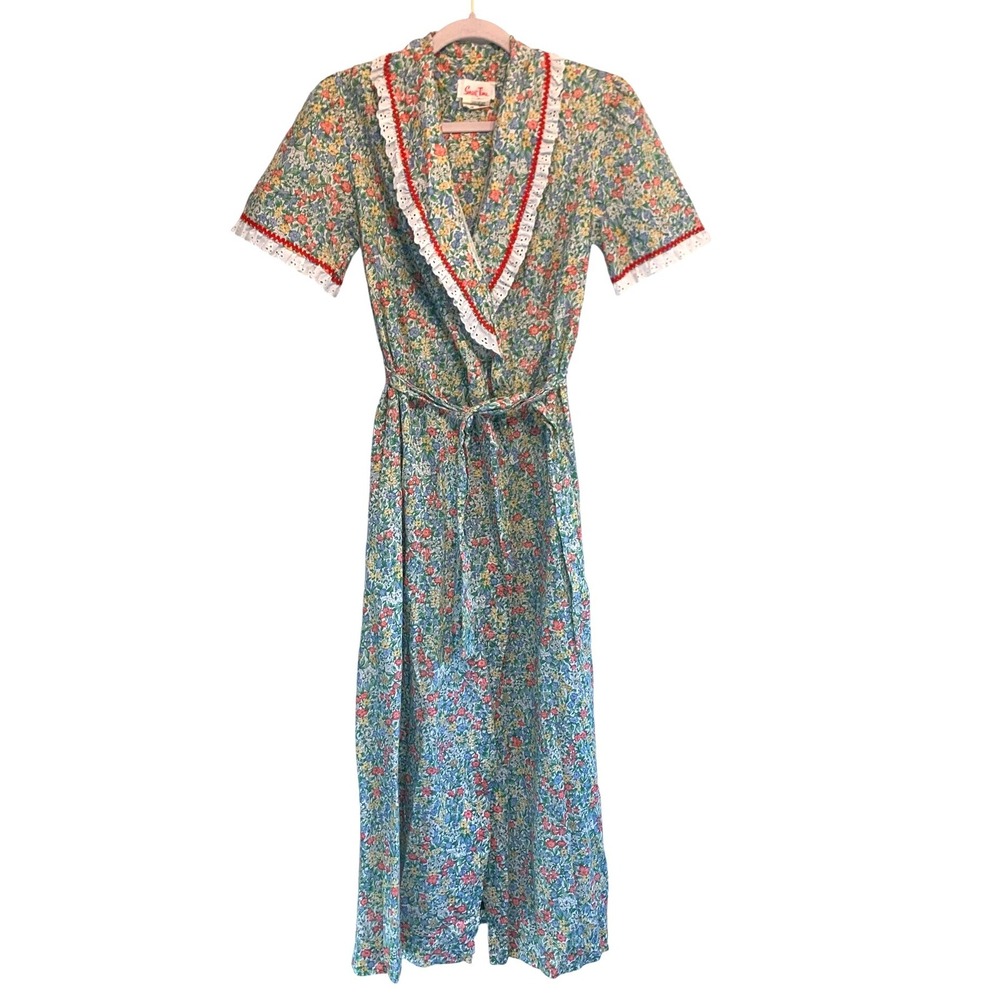 VTG Smart Time Floral Wrap Robe Petite Multicolor Eyelet Lace Rick Rack Retro